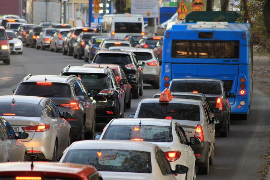 沖縄のひどい渋滞の原因
