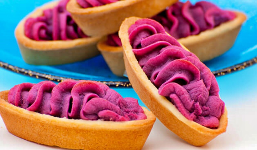 沖繩之旅推薦的沖繩紀念品是原創的紅藻撻甜點Goten Baramaki和紀念品