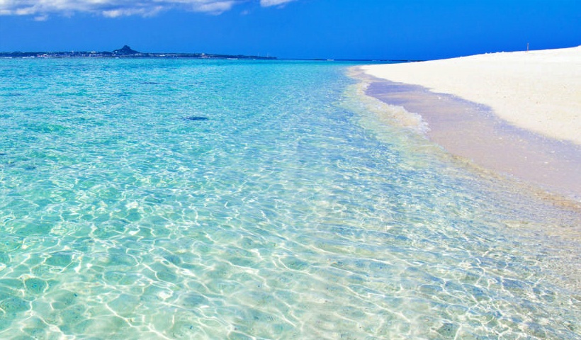 沖縄旅行や沖縄観光でおすすめスポット瀬底ビーチ