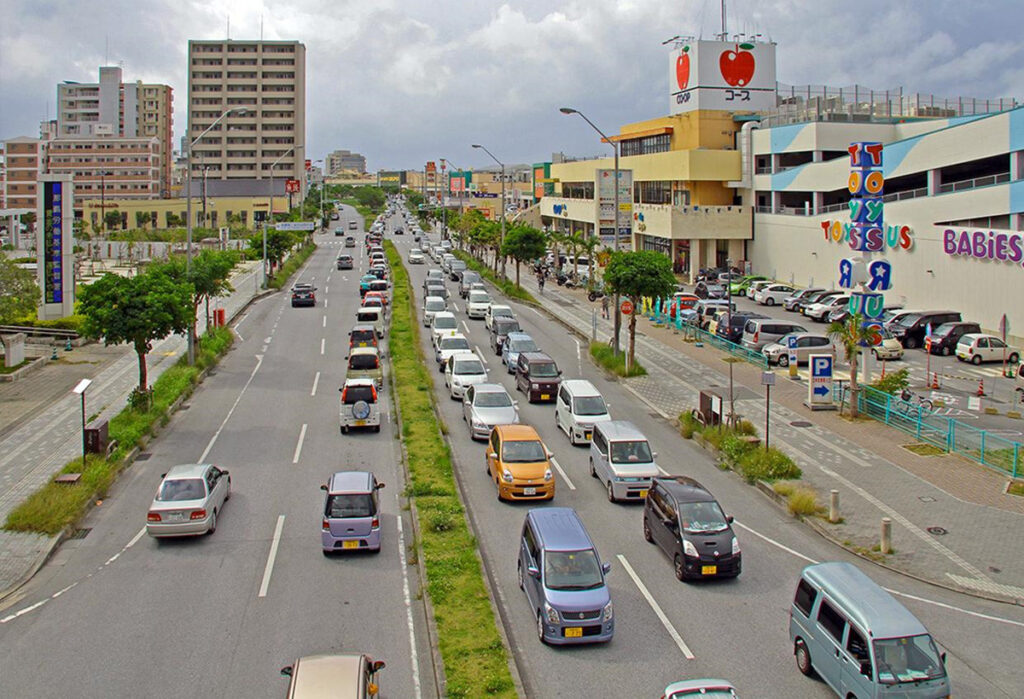 沖縄あるある沖縄県民は歩かない