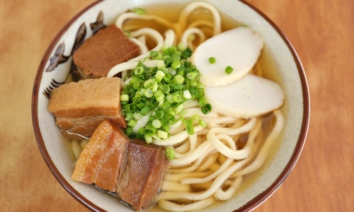 沖縄県民が年越しに沖縄そばを食べるワケ