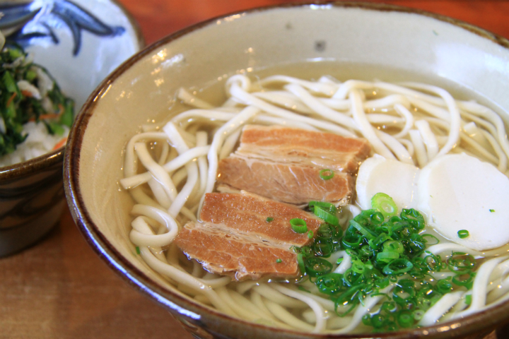 沖縄の年越しは沖縄そば