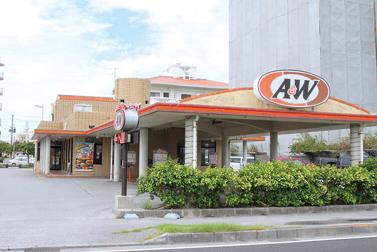 沖縄ファーストフード店の店舗数は全国一