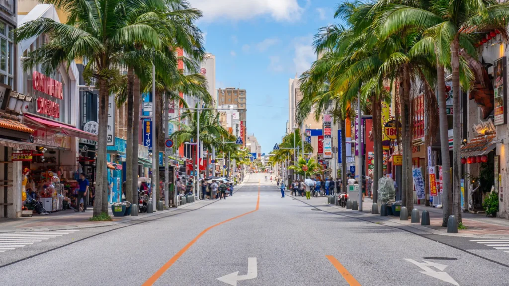 沖縄国際通りは沖縄屈指のお土産スポット