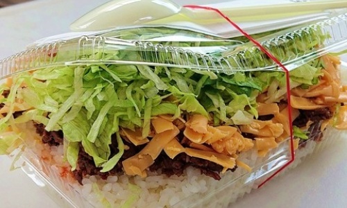 沖縄グルメのスパイシー番長タコライスの魅力