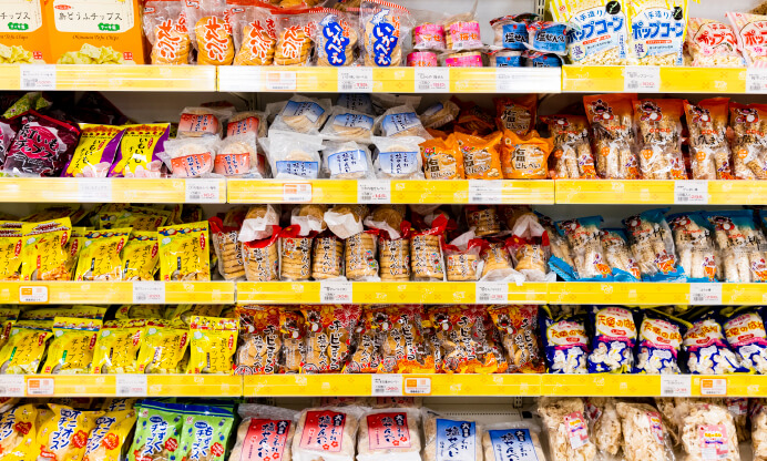 沖縄のローカルスーパーは、観光客にとってまるでディズニーランド