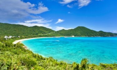 沖縄県民はほとんど水着を着ない。海で水着を着ているのはほぼ観光客である…