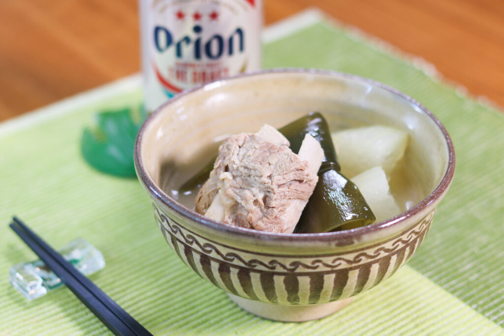 沖縄旅行に来たら絶対に食べたい沖縄の隠れグルメ、ソーキ汁がうますぎる