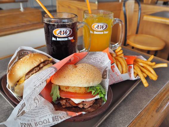 日本初のファーストチェーン店はマクドナルドじゃない、沖縄のA＆Wだ