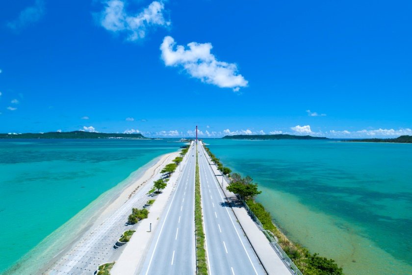 沖縄は日本屈指の観光立県、その華やかさとは裏腹に、子どもの貧困率が全国ワースト