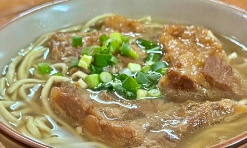 沖縄で沖縄そばを食べるならかめかめそばがおすすめ