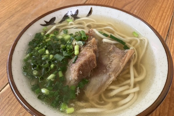 沖縄で沖縄そばを食べるならかめかめそばがおすすめ